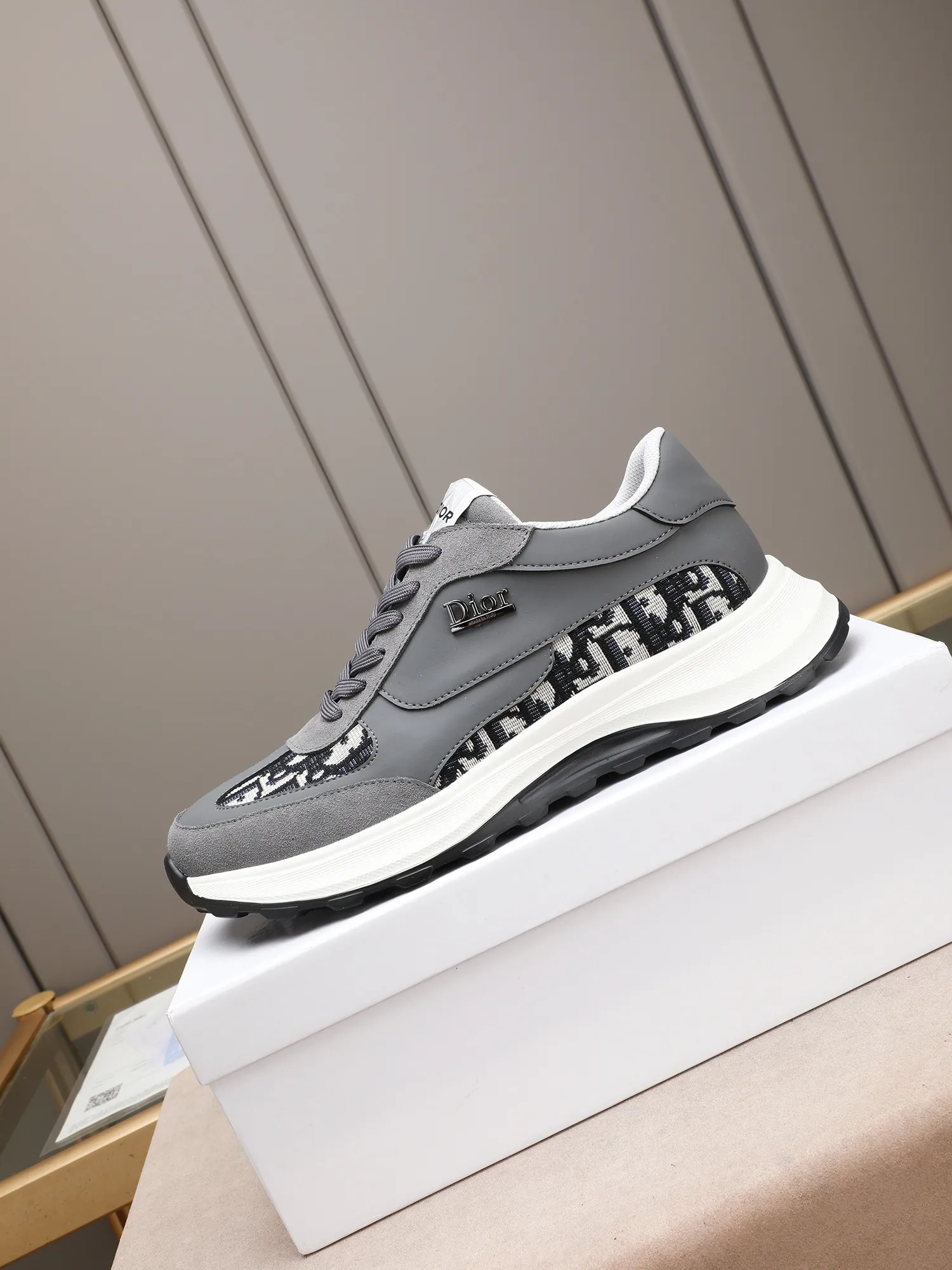 Men's shoes 💰P460 Dior's avant-garde and versatile fashionable men's shoes are privately modeled, calfskin stitched with Dior's special waterproof fabric, fashionable, simple, elegant, trendy, eye-catching, and pursuing class. It will subvert old ideas and be a must-have for fashionistas who want to spend time with you! Must keep it for yourself! High-end comfort but low-end, high-end quality workmanship. Code number: 38-44 (45 customized) 3 colors for your choice [kiss][kiss][kiss]